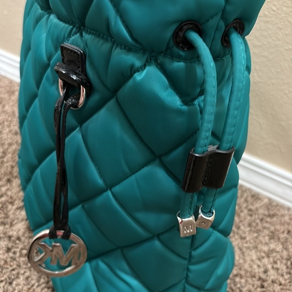 Quilted pattern tote - Picture 3 of 7